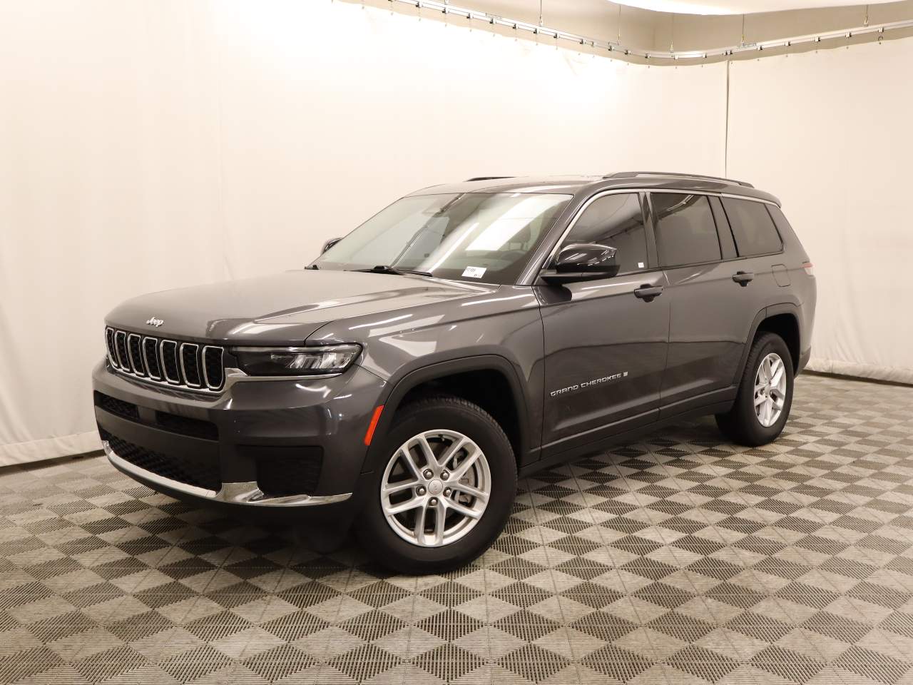 2022 Jeep Grand Cherokee L Laredo