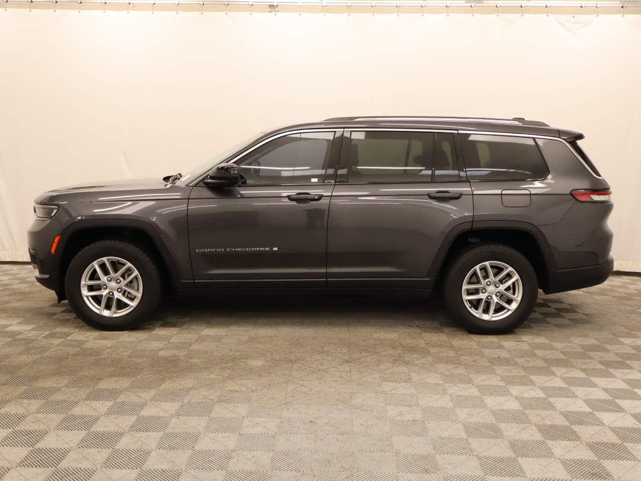 2022 Jeep Grand Cherokee L Laredo