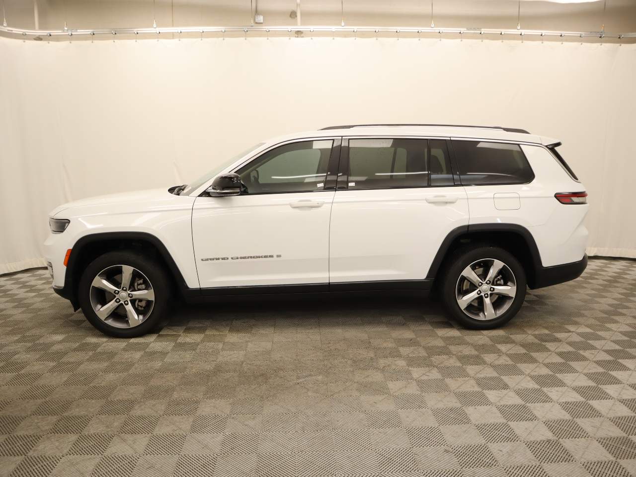 Used 2021 Jeep Grand Cherokee L Limited with VIN 1C4RJJBG3M8103229 for sale in Scottsdale, AZ