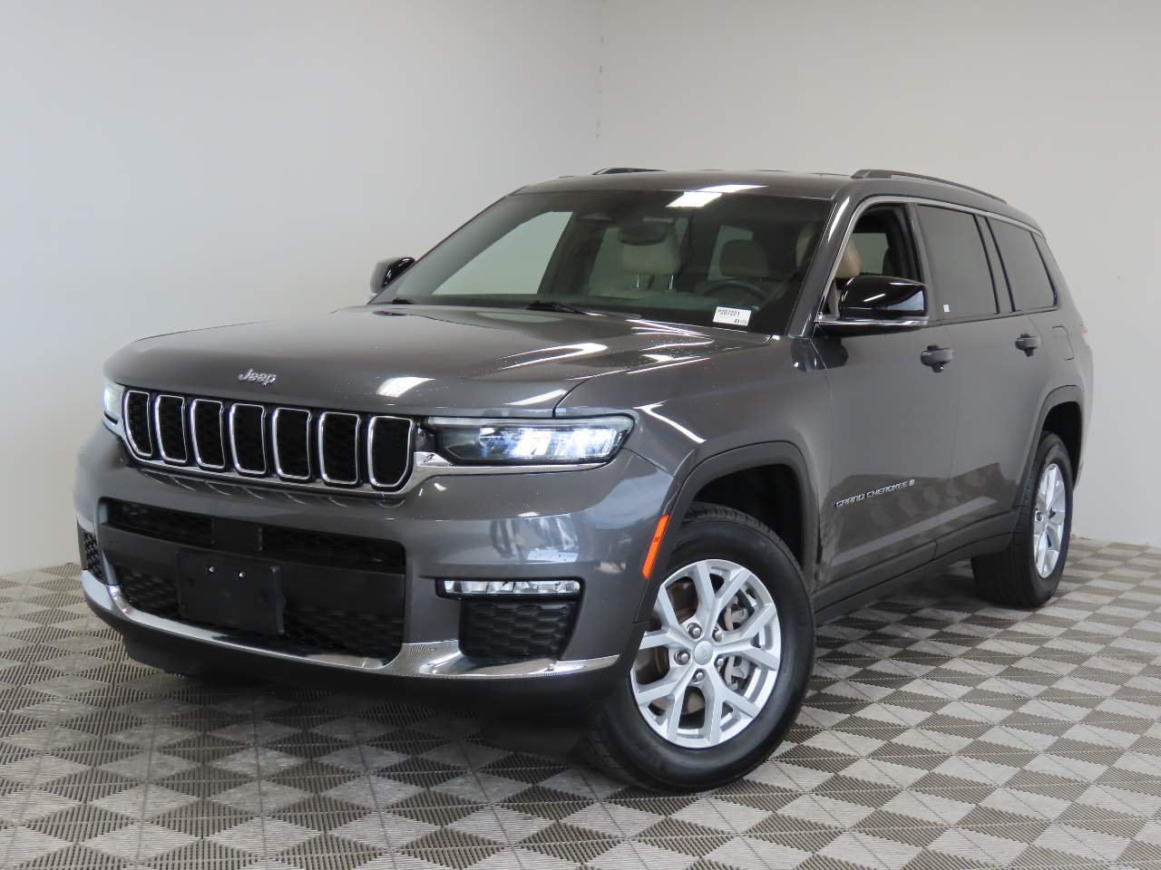 Baltic Gray Metallic Clear Coat 2023 Jeep Grand Cherokee L SUV / Crossover Four-Wheel Drive 8-Speed Automatic