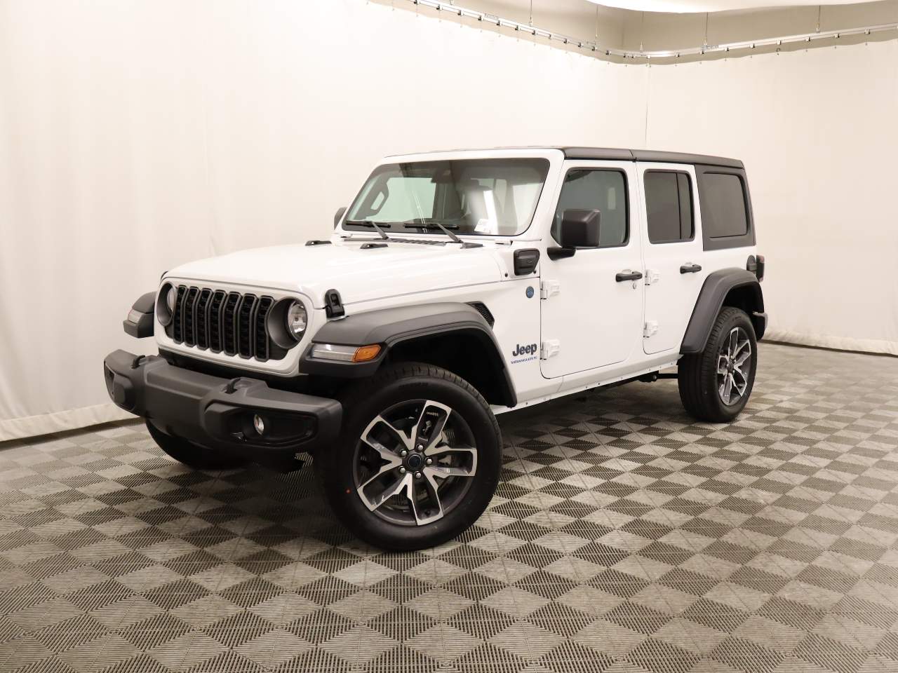 2025 Jeep Wrangler Willys 4xe 4dr