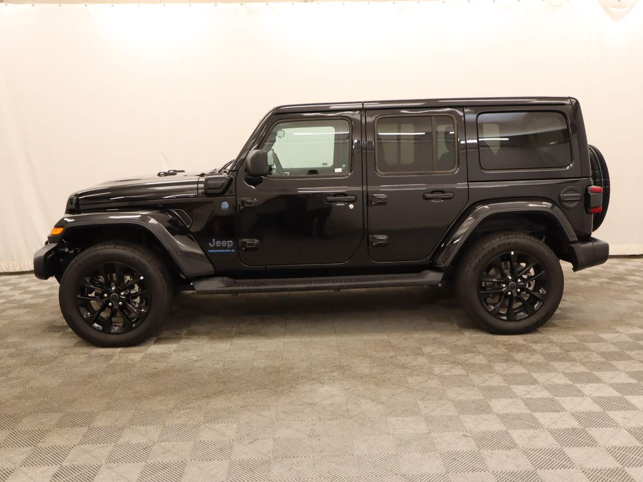 2025 Jeep Wrangler Sahara 4xe