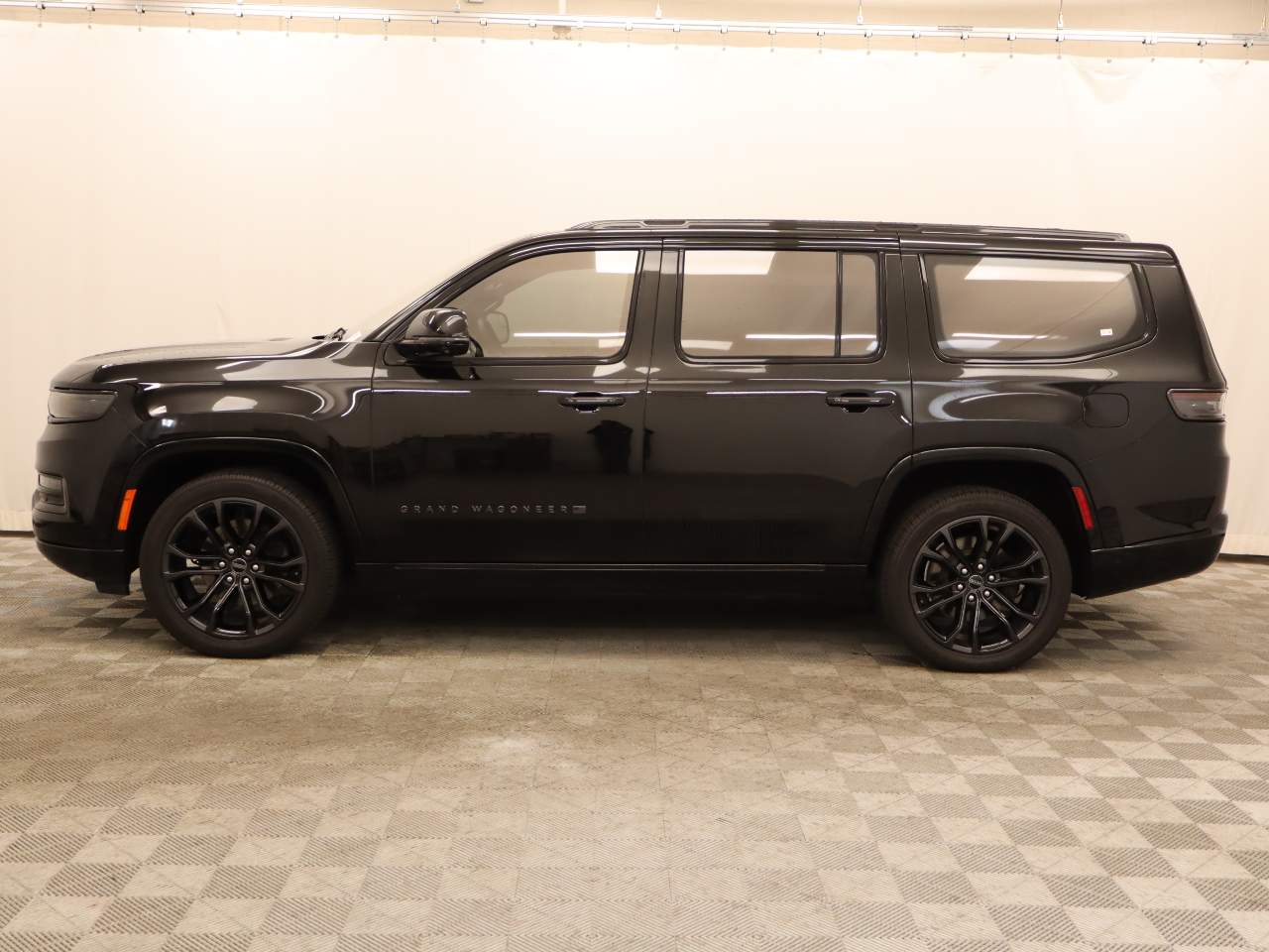 2022 Jeep Grand Wagoneer Series II