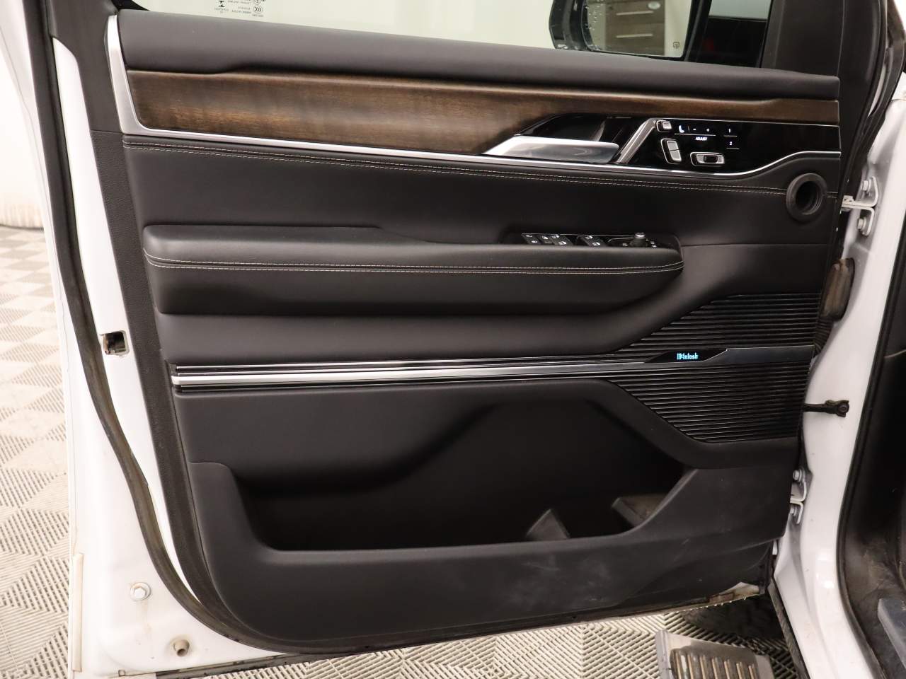 2022 Jeep Grand Wagoneer Series II