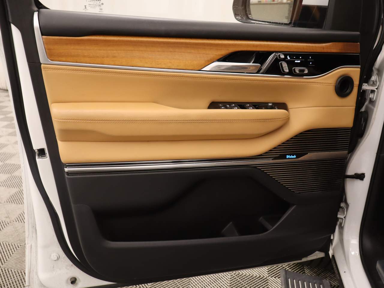 2022 Jeep Grand Wagoneer Series III