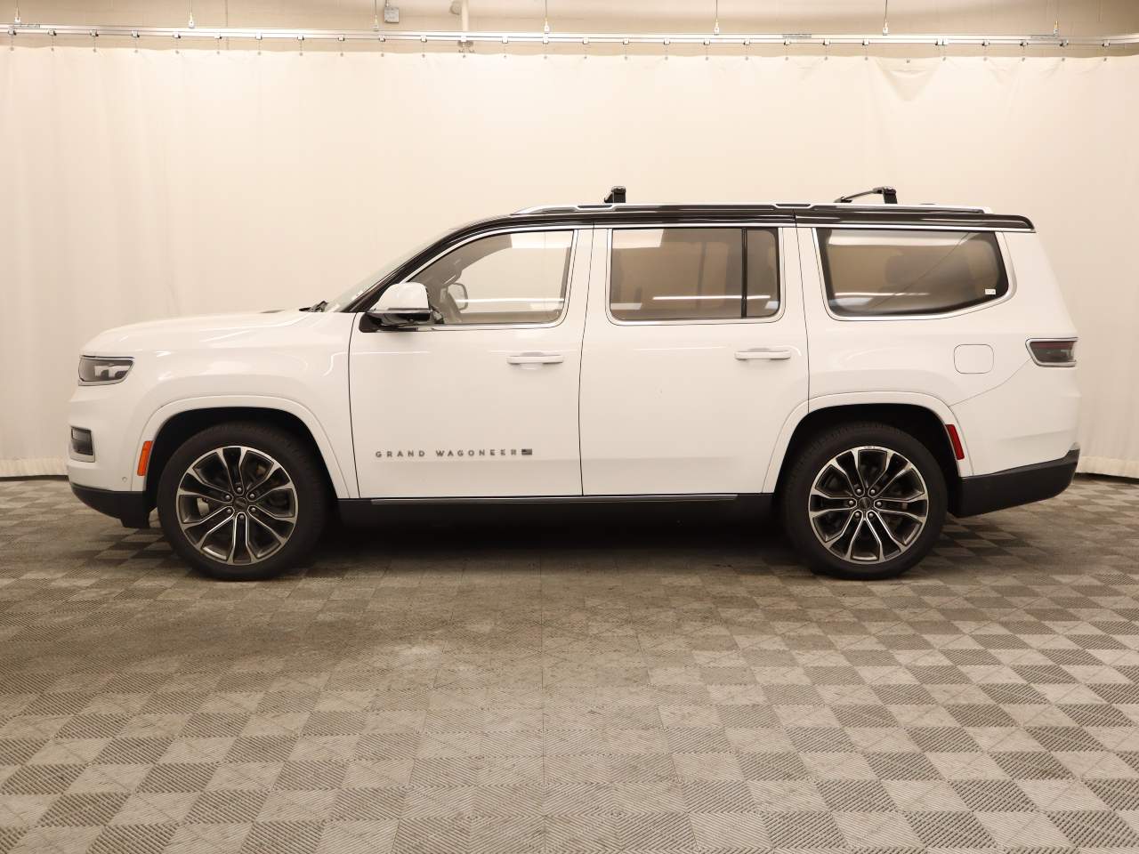 2022 Jeep Grand Wagoneer Series III