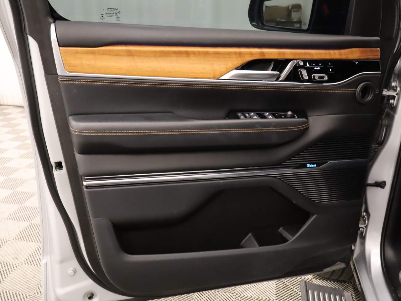 2024 Jeep Grand Wagoneer Series III