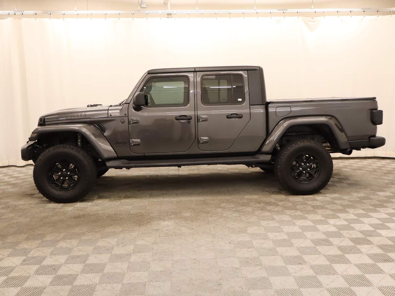 2022 Jeep Gladiator Willys Crew Cab