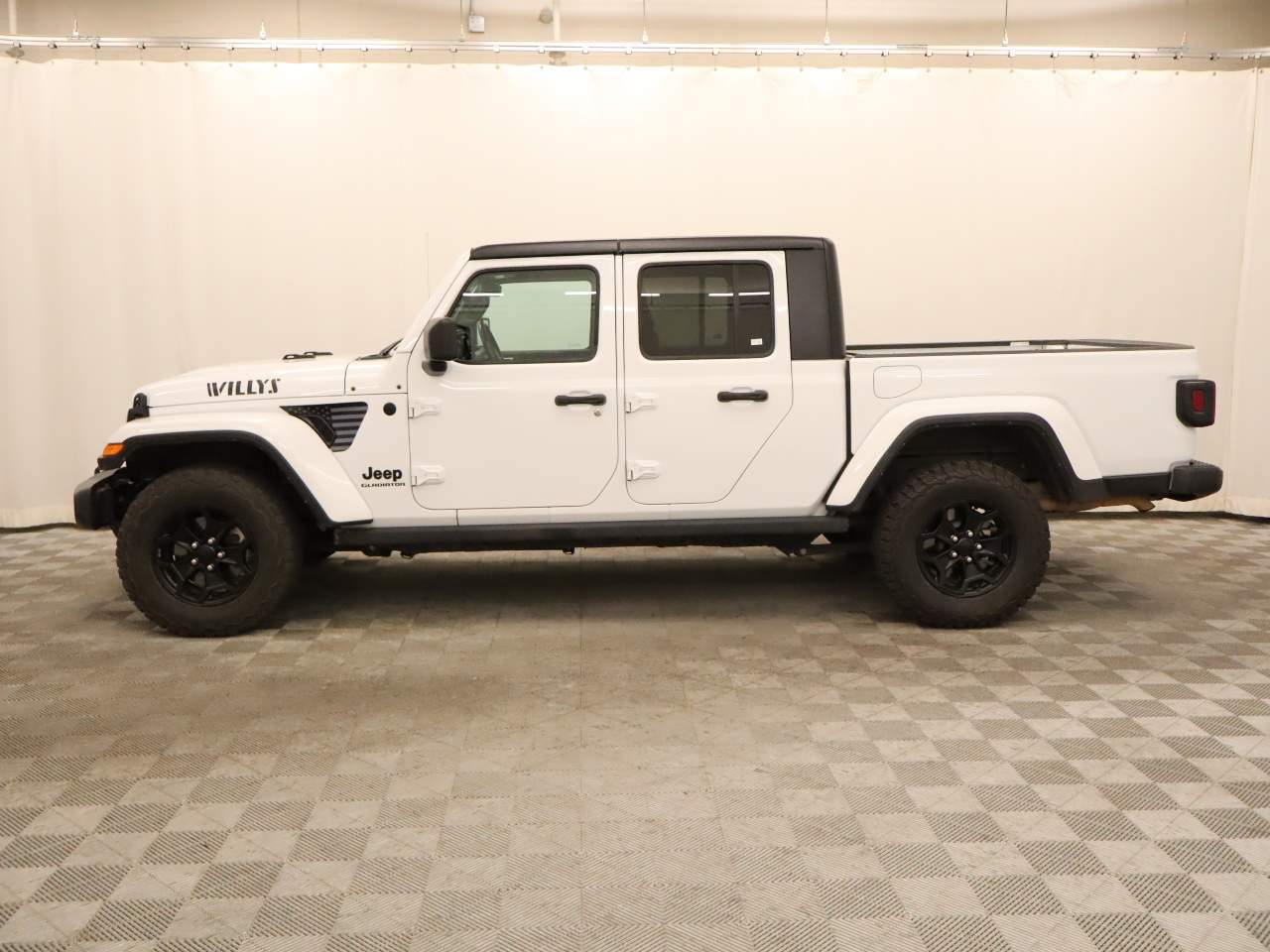 2021 Jeep Gladiator Willys Crew Cab