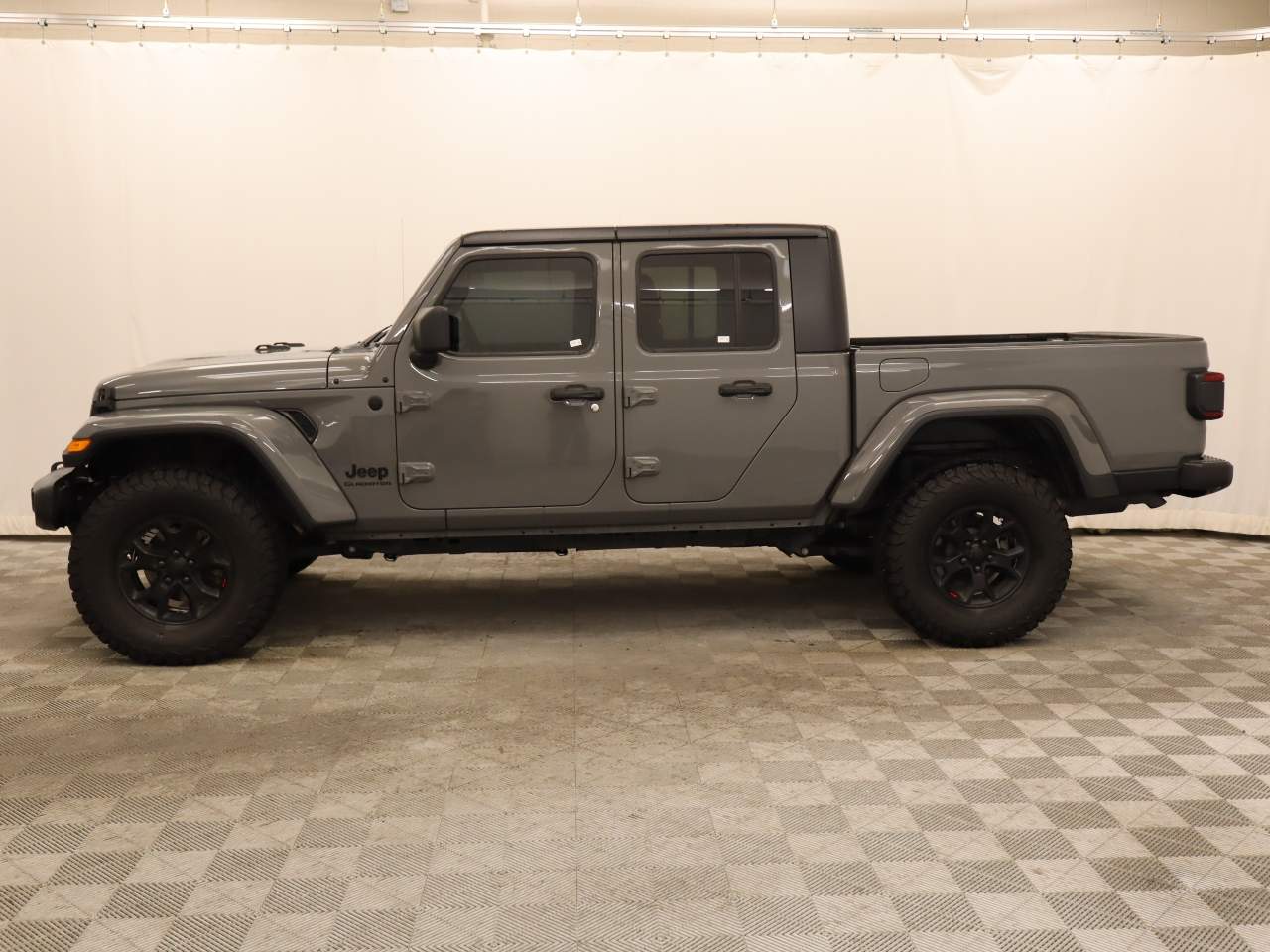 2021 Jeep Gladiator Sport Crew Cab