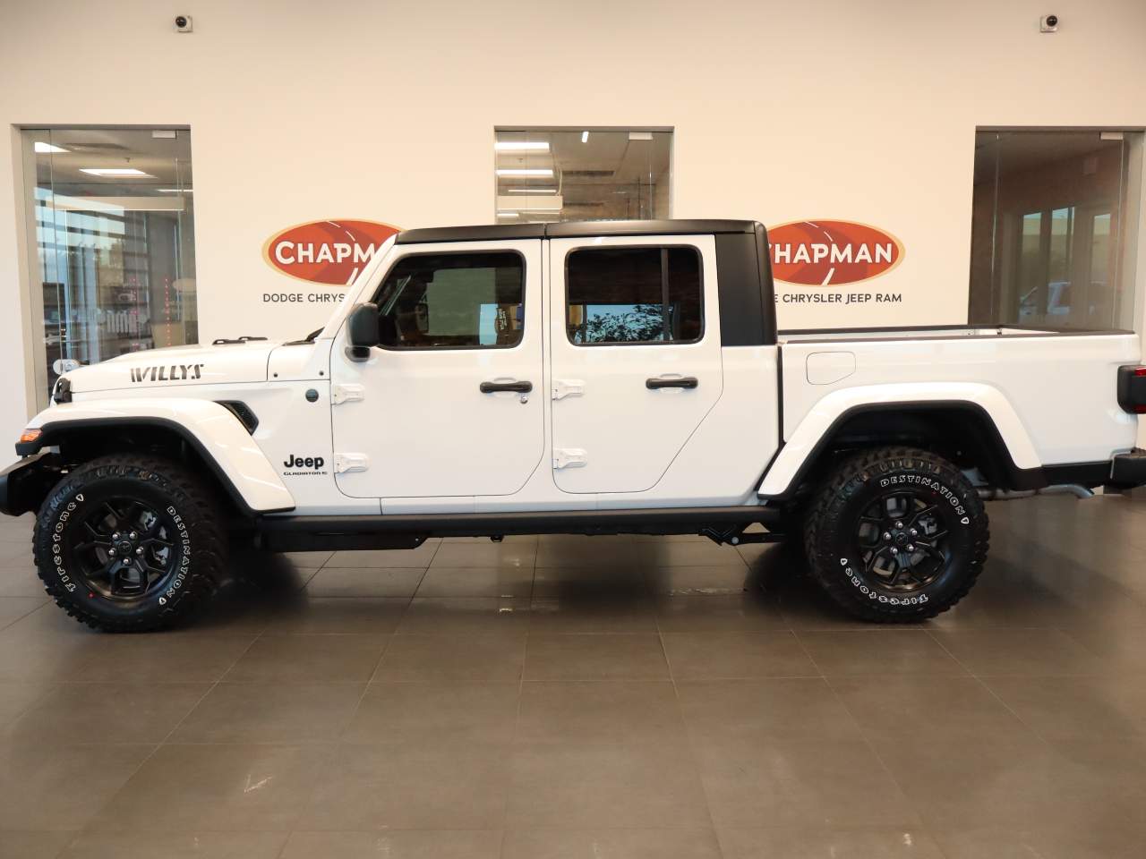 View vehicle photo 3