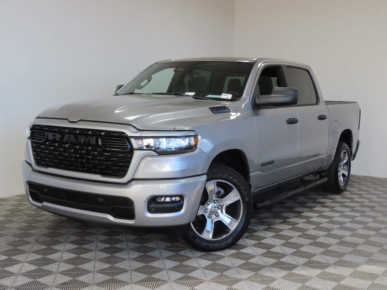 2025 RAM 1500 Tradesman Crew Cab 4WD