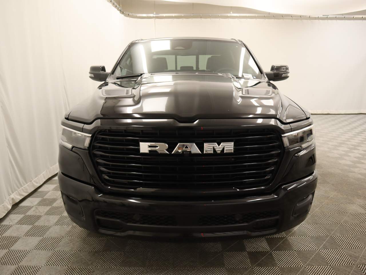 2025 Ram 1500 Crew Cab Laramie