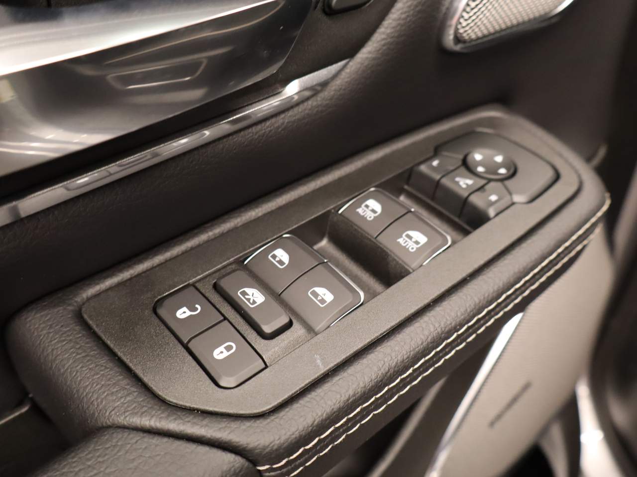 2026 RAM 1500 Laramie - Photo 21