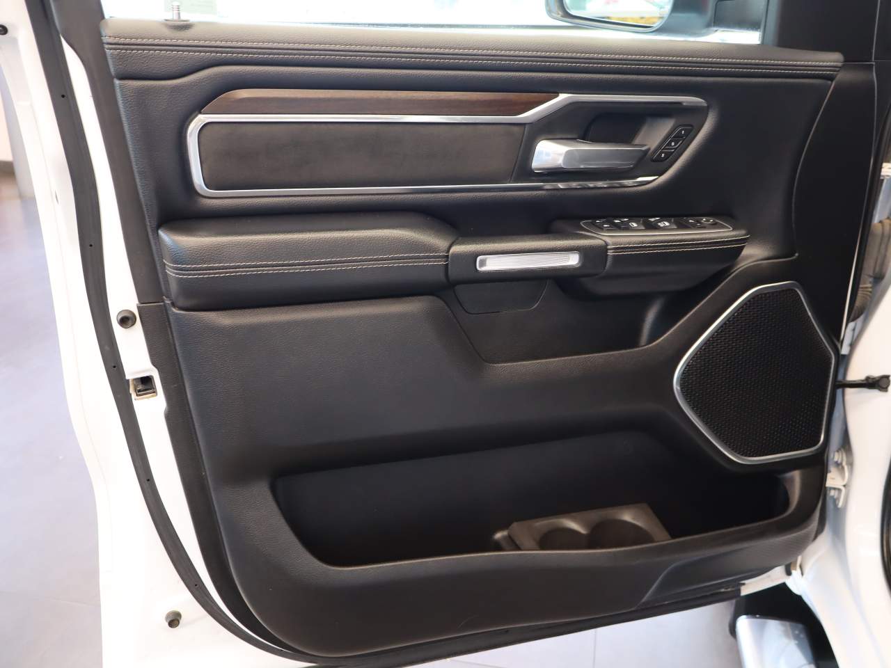 2022 RAM Ram 1500 Pickup Laramie - Photo 18