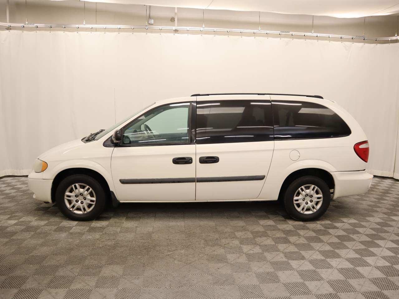 2005 Dodge Grand Caravan SE