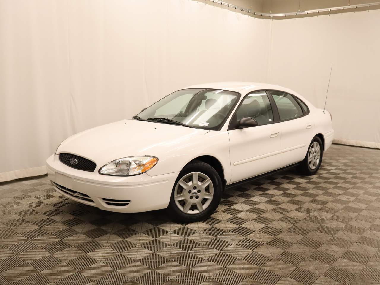 2006 Ford Taurus SE