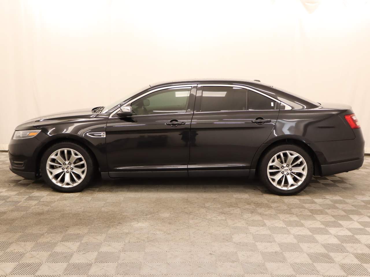2019 Ford Taurus Limited
