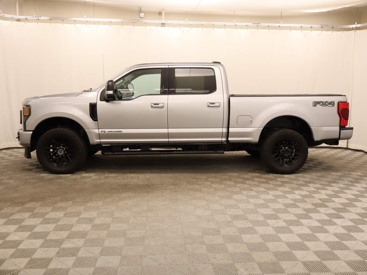 2020 Ford F-350 Super Duty Lariat Crew Cab