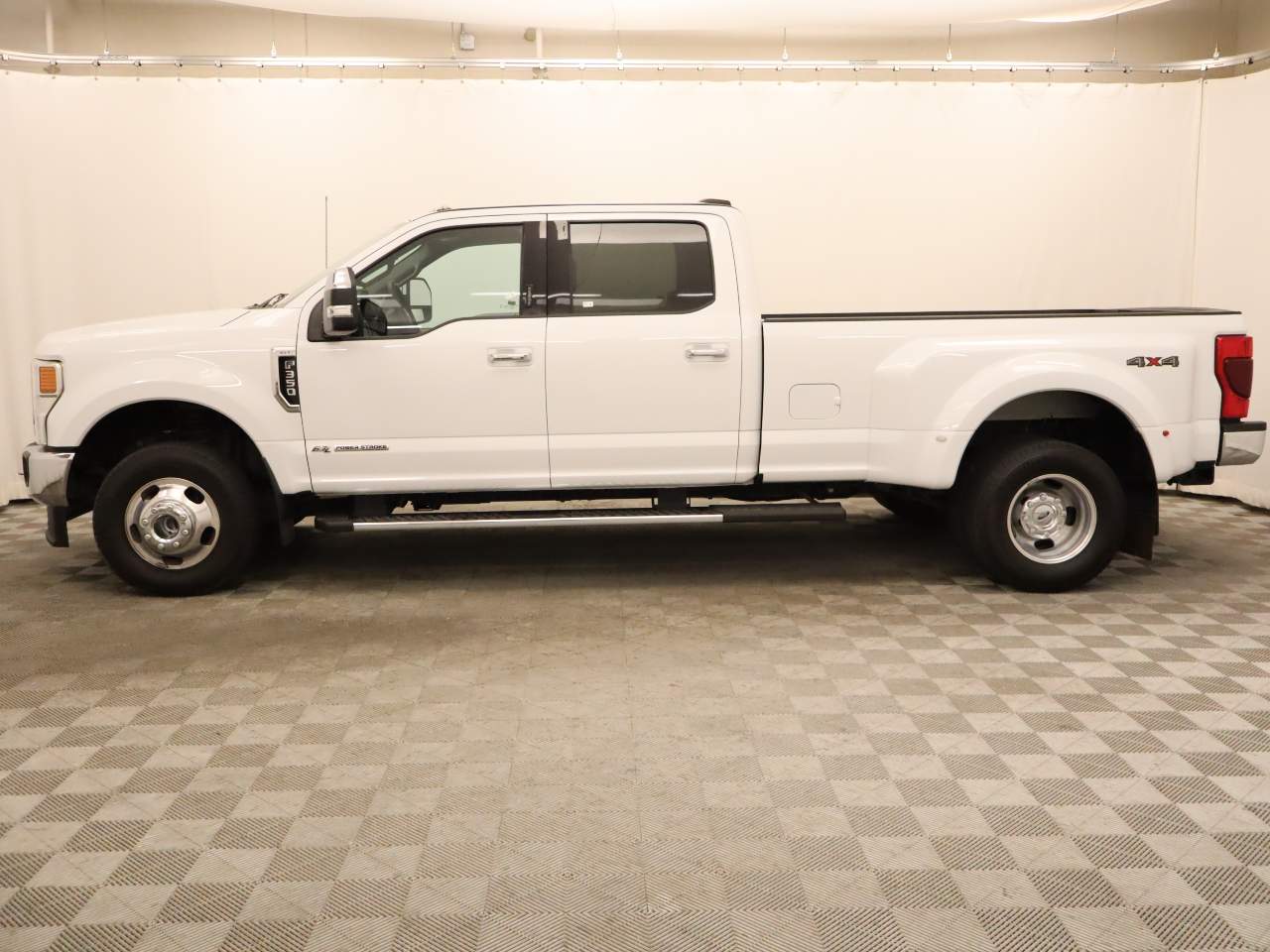 2022 Ford F-350 Super Duty XLT Crew Cab