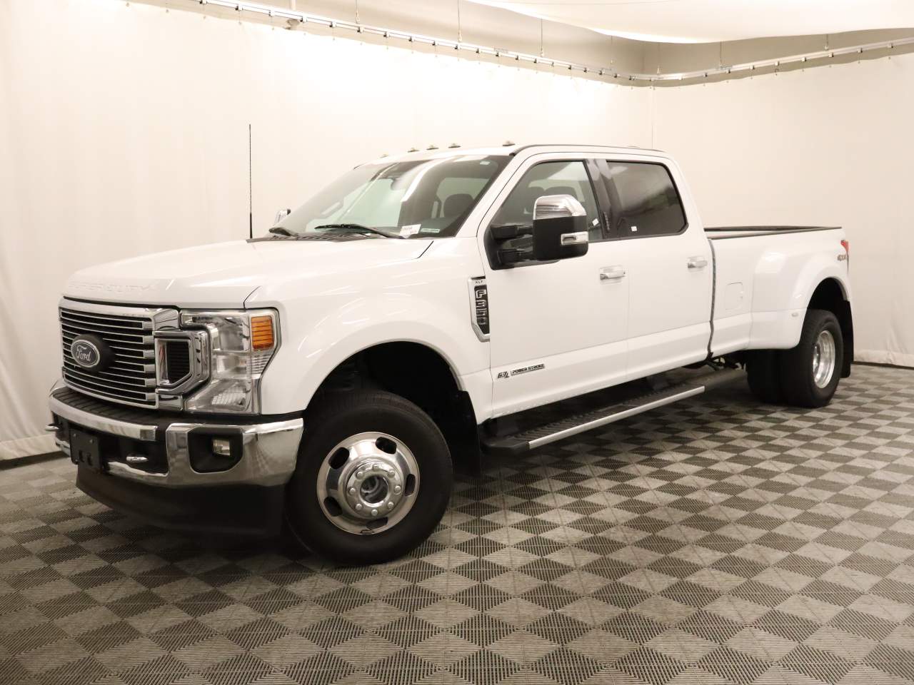 2022 Ford F-350 Super Duty XLT Crew Cab