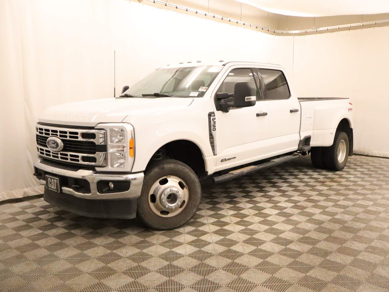 2023 Ford F-350 Super Duty XLT Crew Cab