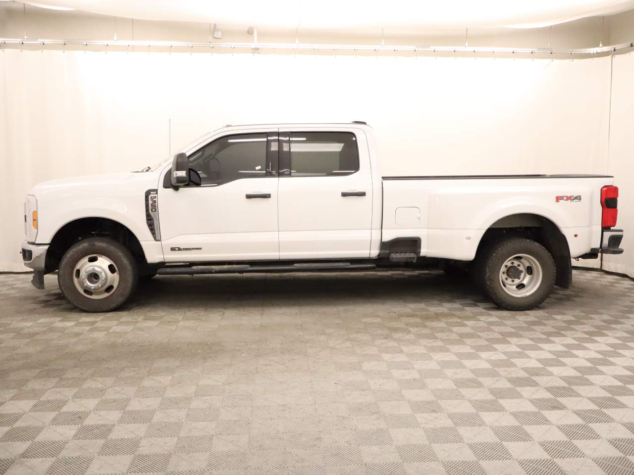 2023 Ford F-350 Super Duty XLT Crew Cab