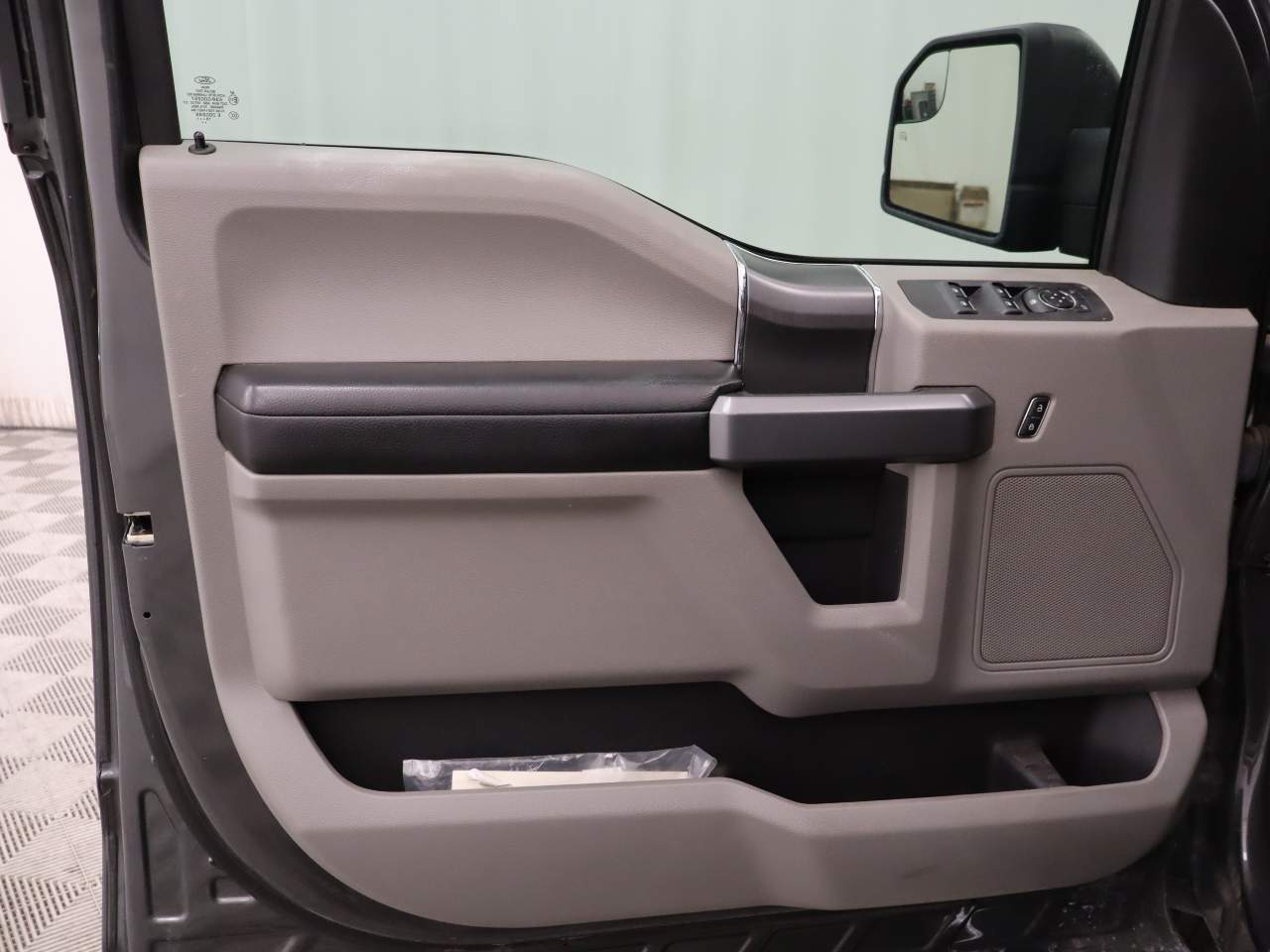 2019 Ford F-150 XLT Crew Cab