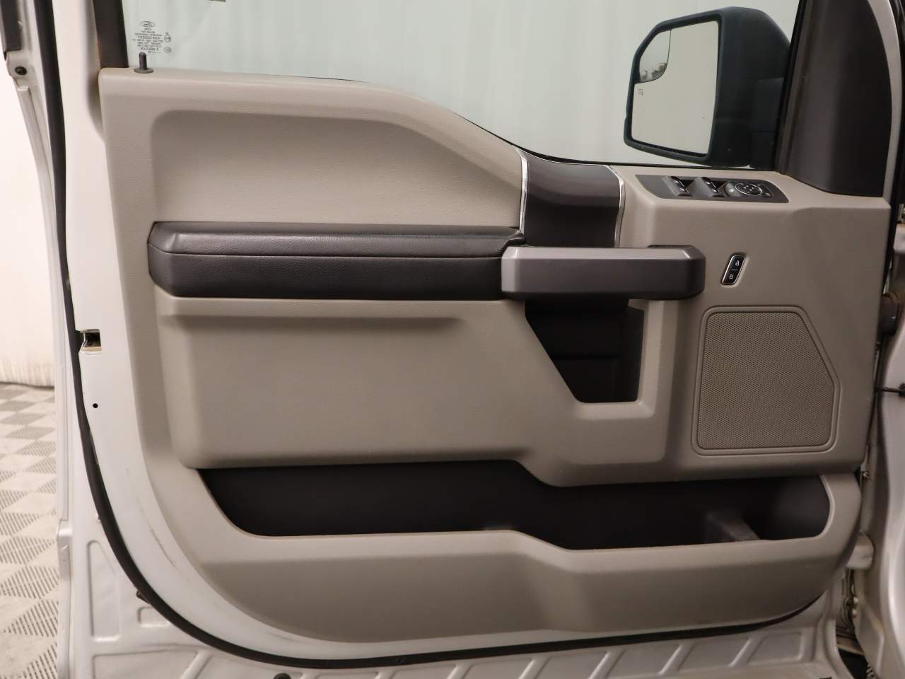 2019 Ford F-150 XLT Crew Cab