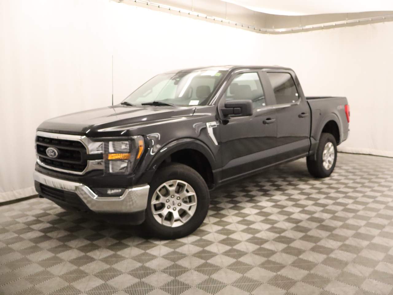 2023 Ford F-150 XLT Crew Cab