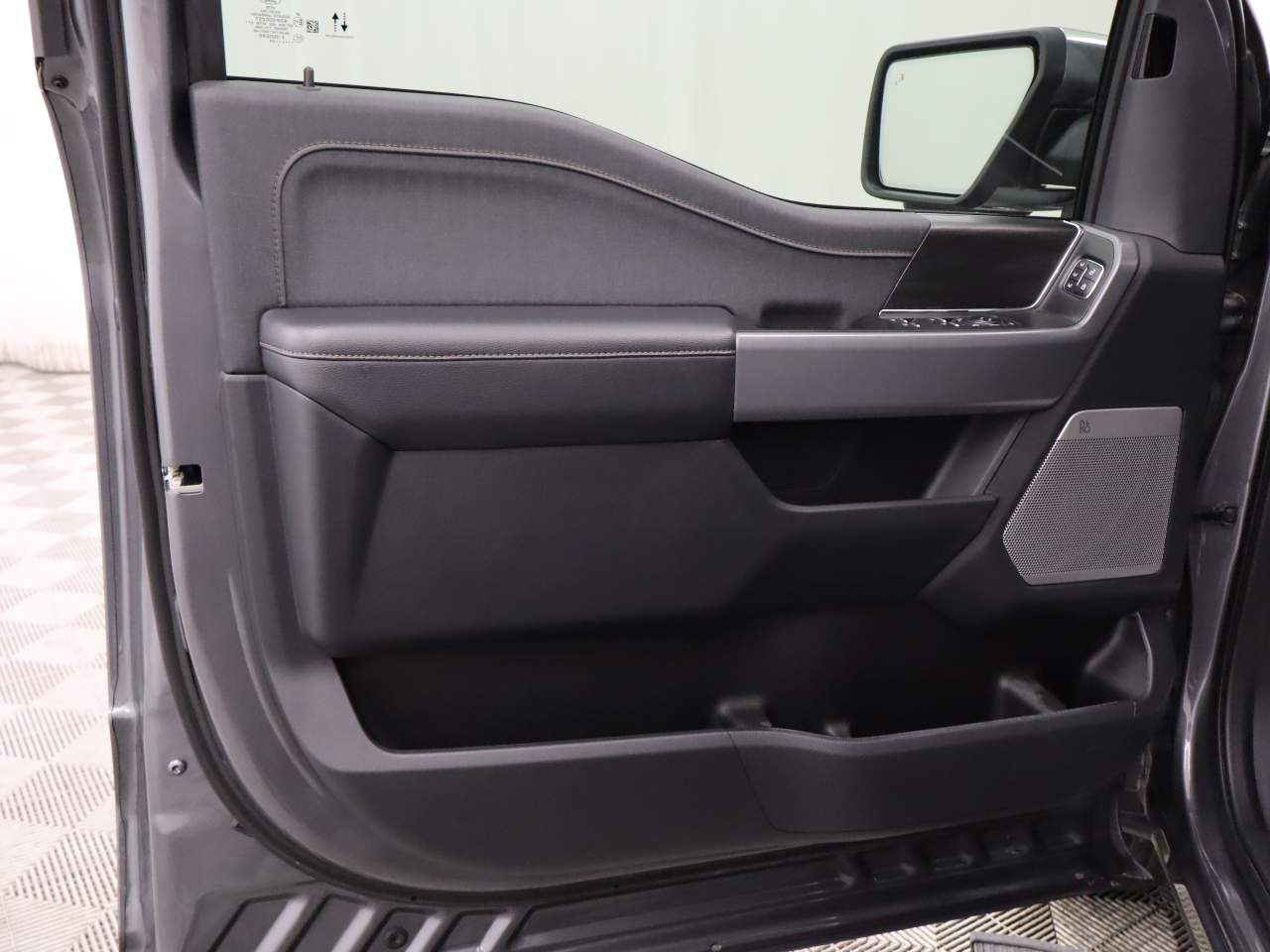 2024 Ford F-150 Lariat Crew Cab