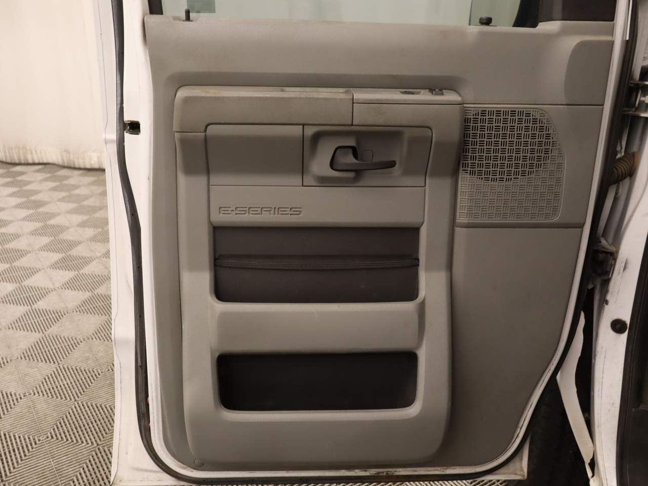 2014 Ford E-Series E-150