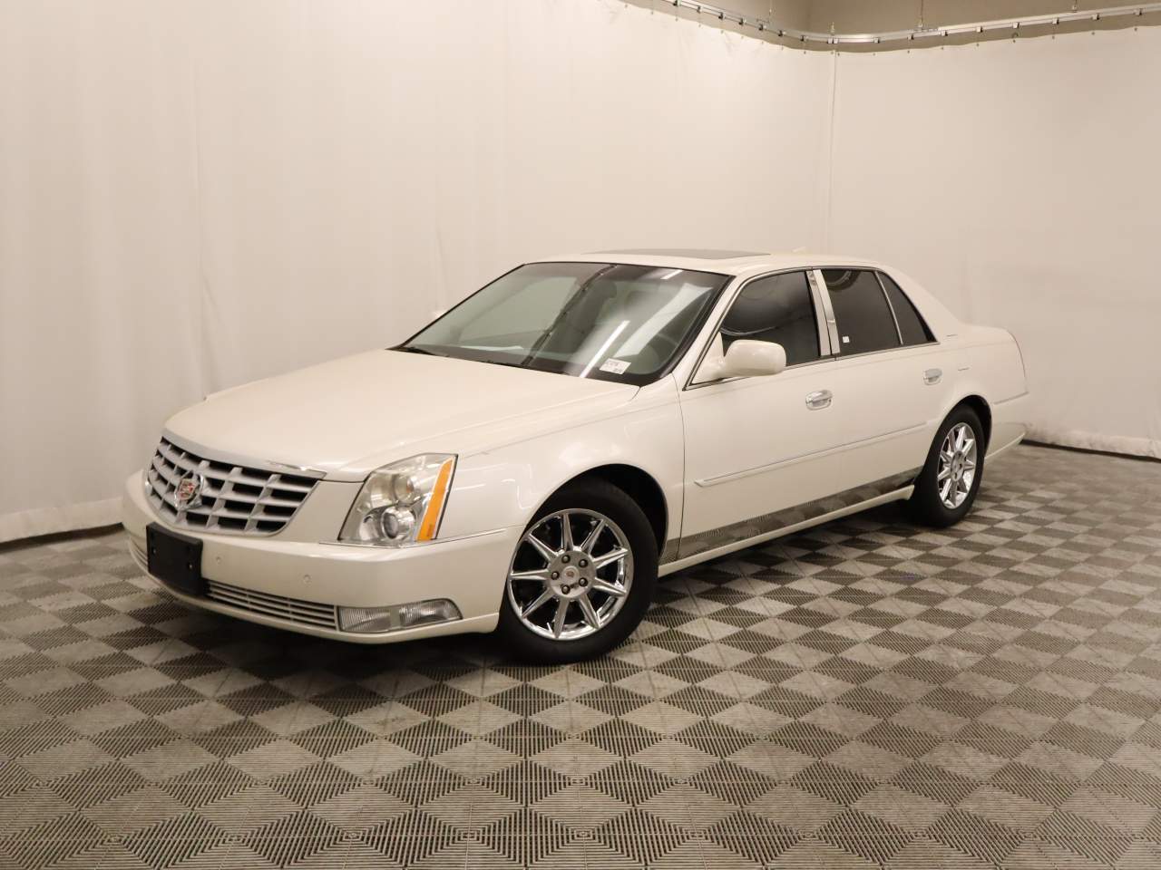 2011 Cadillac DTS Luxury Collection