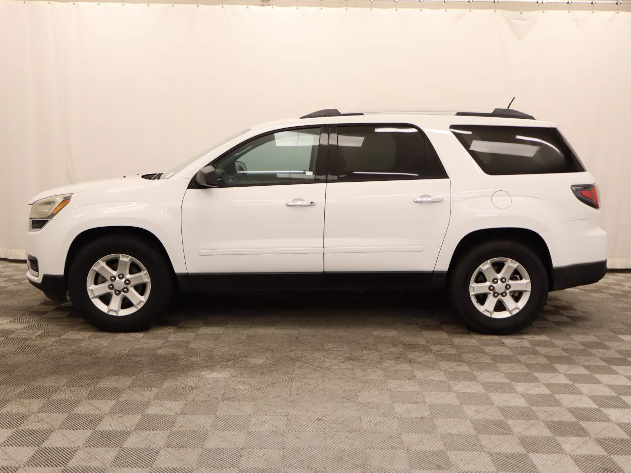 2016 GMC Acadia SLE-2