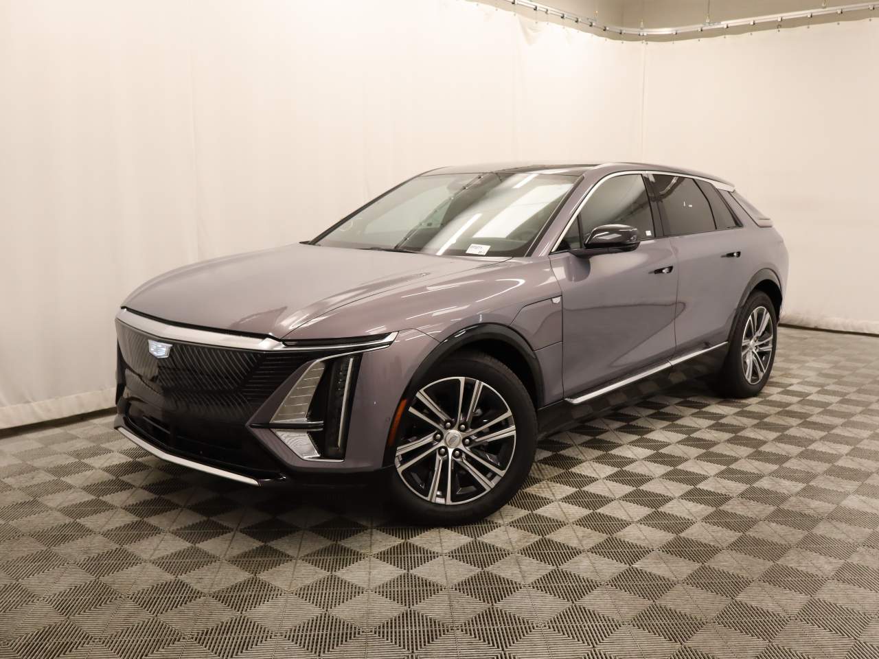 2024 Cadillac LYRIQ Luxury 1