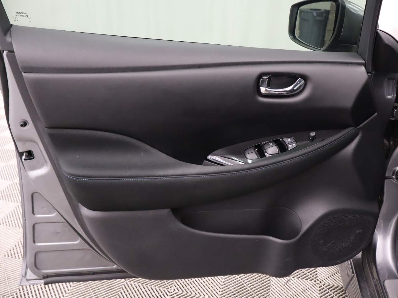 2022 Nissan LEAF SV PLUS