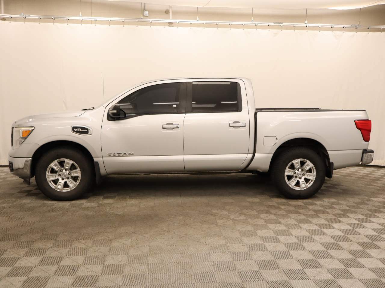 2017 Nissan Titan SV Crew Cab