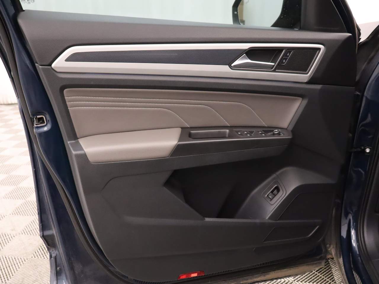 2022 Volkswagen Atlas Cross Sport V6 SEL R-Line 4Motion