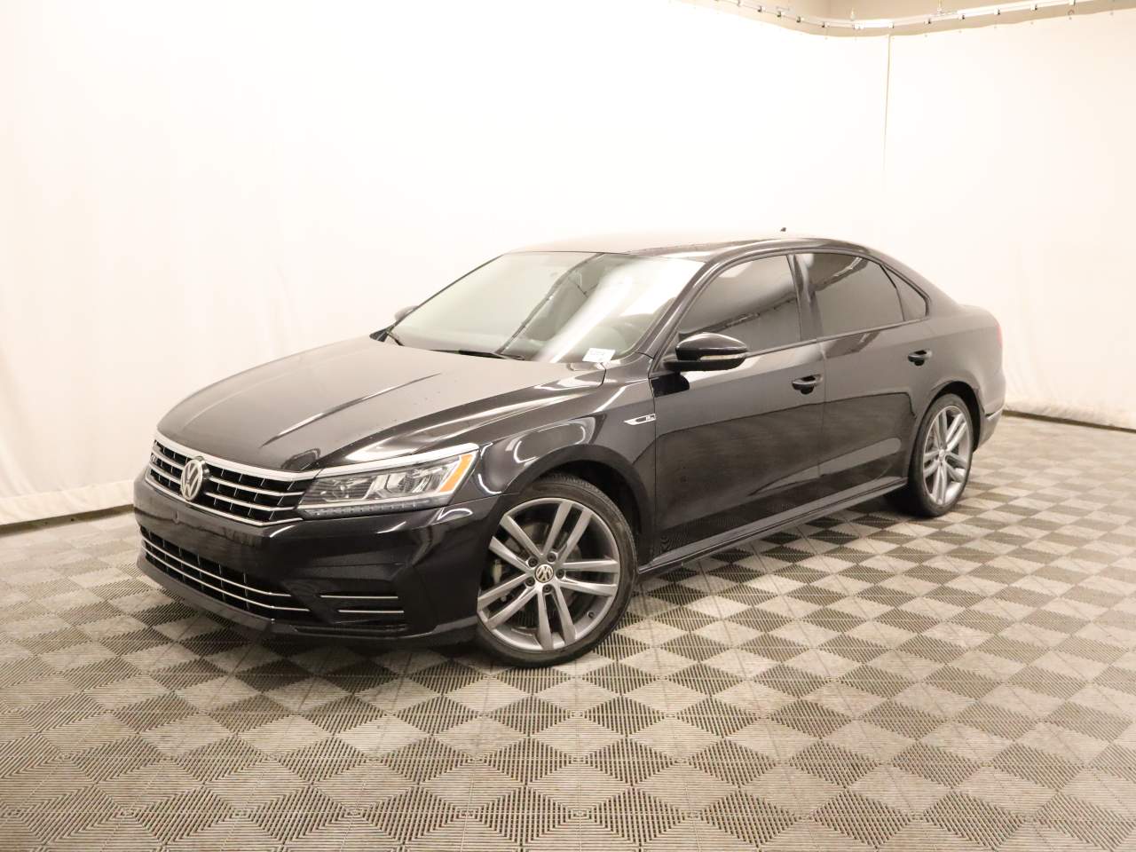 2018 Volkswagen Passat 2.0T R-Line