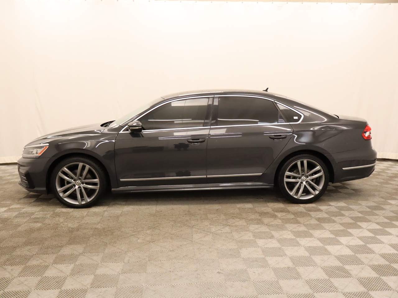 2016 Volkswagen Passat 1.8T R-Line