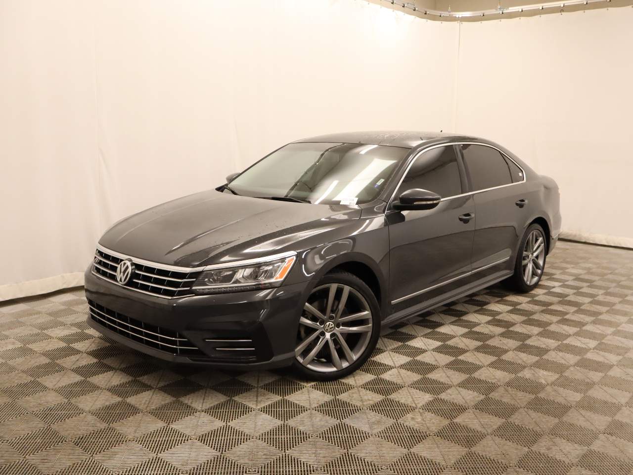 2016 Volkswagen Passat 1.8T R-Line