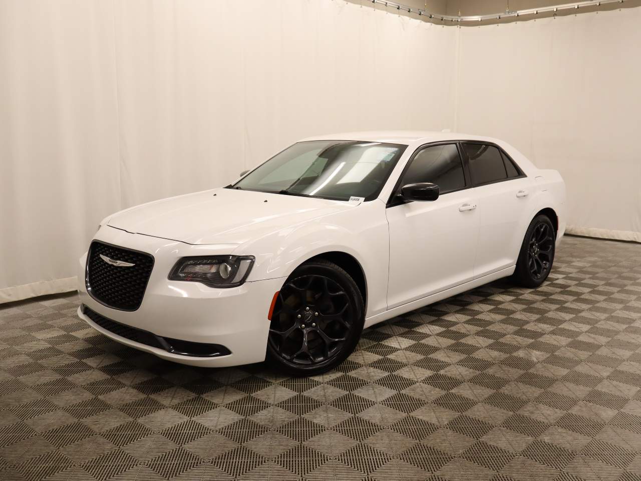 2019 Chrysler 300 Touring