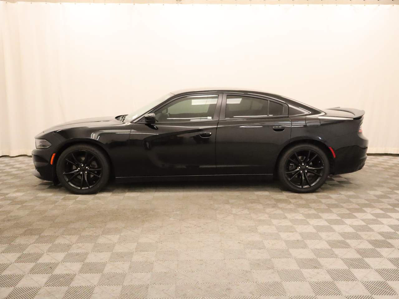 2016 Dodge Charger SE