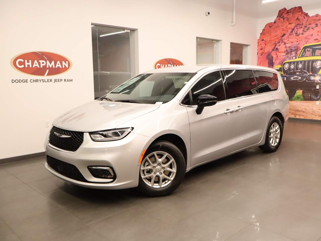 2026 Chrysler Pacifica Select's photo