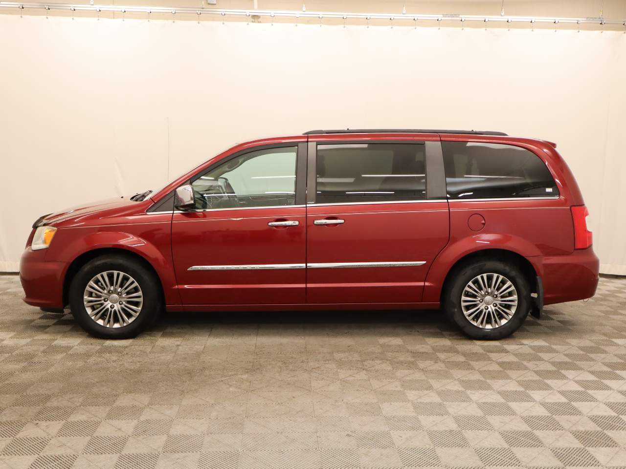 2014 Chrysler Town and Country Touring-L