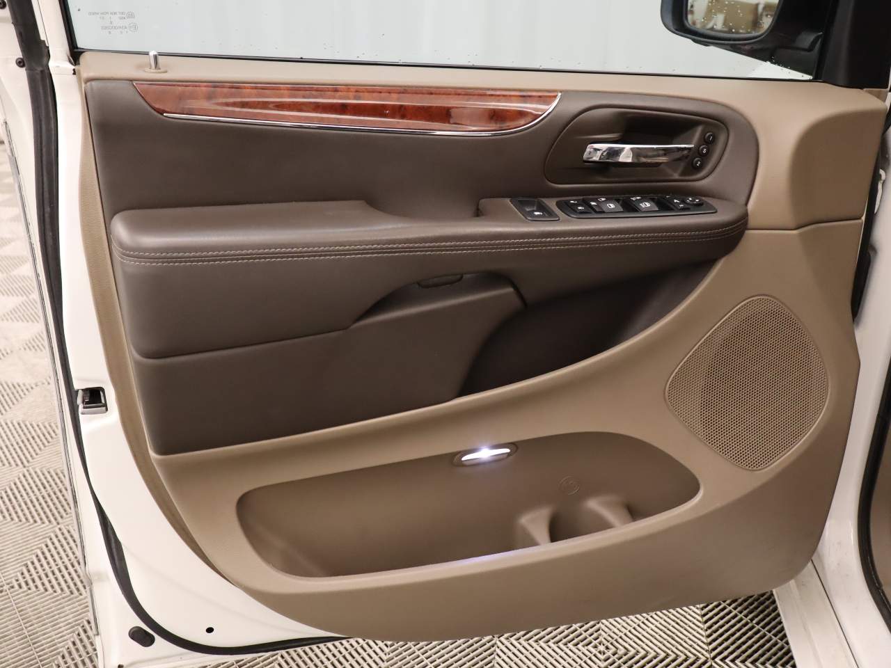 2012 Chrysler Town and Country Limited