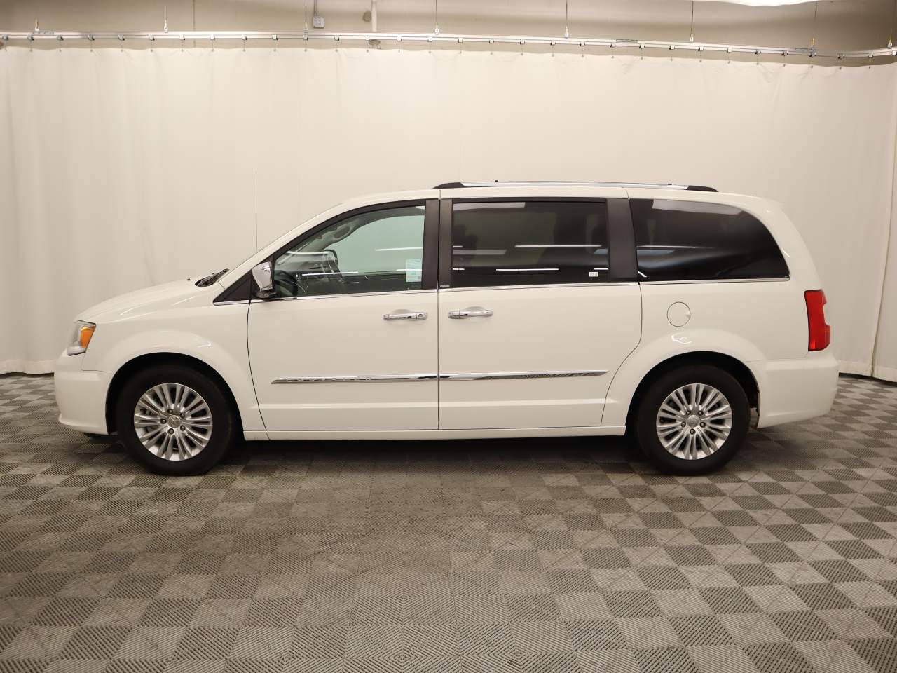 2013 Chrysler Town and Country Limited