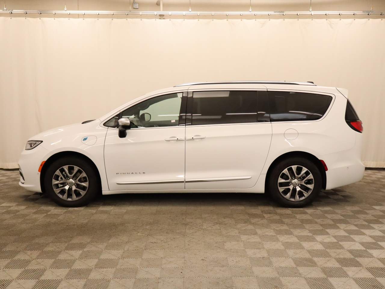 2025 Chrysler Pacifica Plug-In Hybrid Pinnacle