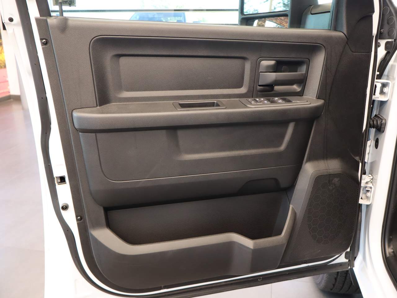 2025 RAM 2500 Tradesman - Photo 18