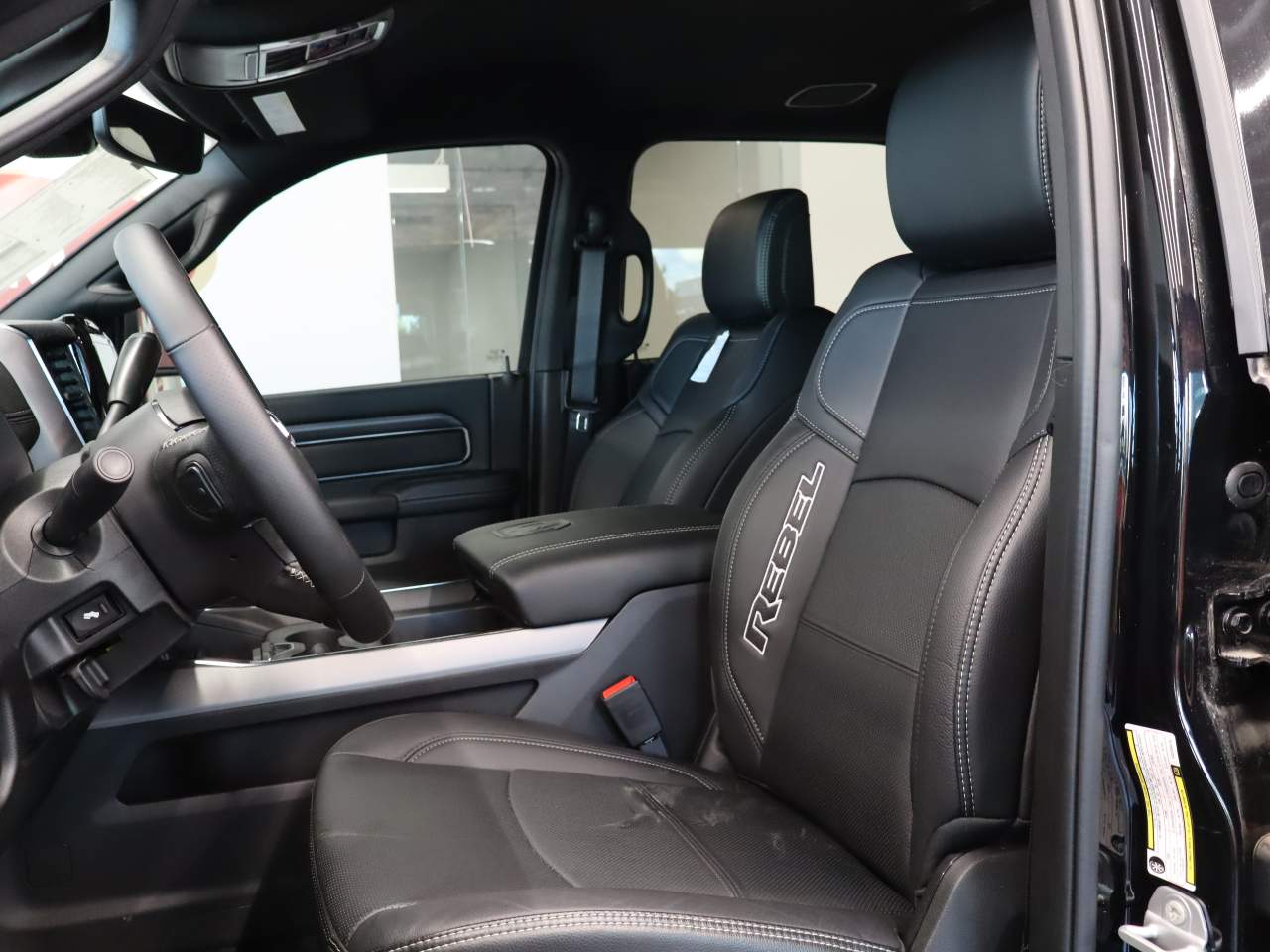2025 RAM 2500 Rebel - Photo 8